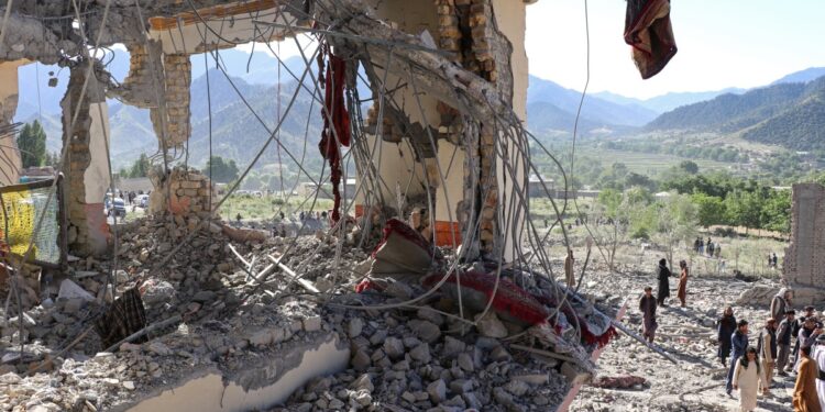 Pakistan Airstrikes in Eastern Afghanistan Kill Dozens