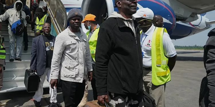 Fresh Batch of Nigerians Return From South Africa