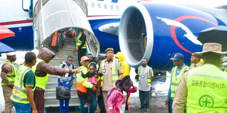 Final Batch of Nigerian Evacuees Arrives From South Africa